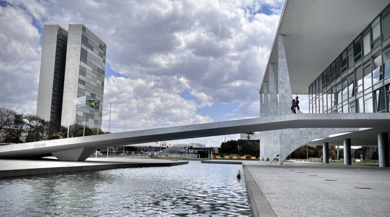 o congresso nacional visto do palácio do planalto,